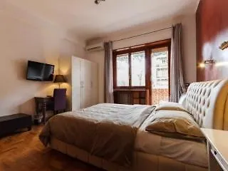 L'angolo Cortese Гостевой дом 2*